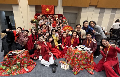 Thanh niên Việt Nam đón Tết giữa đại dương trên tàu Đông Nam Á - Nhật