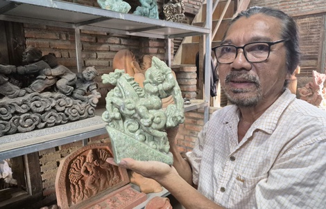Nhà điêu khắc Đoàn Xuân Hùng thổi hồn gốm xứ Trầm