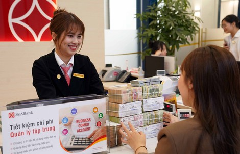 Sau Tết, loạt ngân hàng, doanh nghiệp rầm rộ lì xì đầu năm