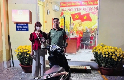 Công an TPHCM nhanh chóng tìm lại xe máy cho một cô gái