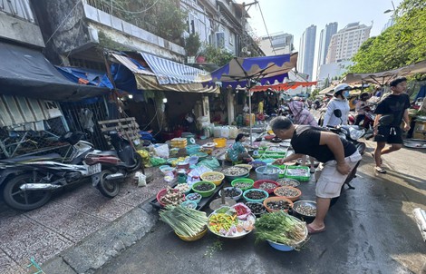 Hải sản giá vẫn cao sau Tết