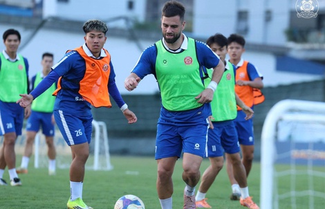 Bóng đá Việt Nam hội quân sau kỳ nghỉ Tết