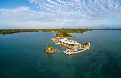 Con tàu 112 năm tuổi "lột xác" thành khách sạn sang trọng