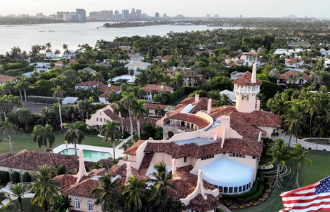 Kẻ mang súng xâm nhập khu nghỉ dưỡng của ông Donald Trump bị bắn chết