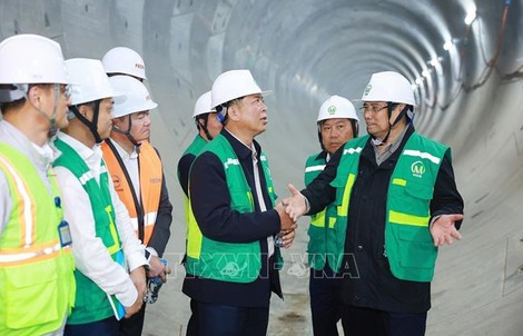 Thủ tướng: Quy hoạch phát triển ngành đường sắt với tầm nhìn trên 100 năm