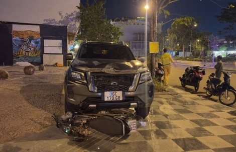 Khởi tố vụ án, tạm giữ tài xế xe bán tải kéo lê xe máy gần 1km