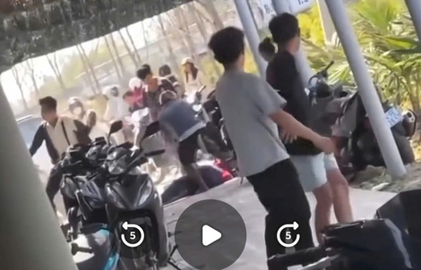 Đoạn clip ngắn về vụ việc xảy ra ở Cà Mau khiến nhiều người bức xúc