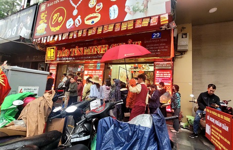 Vàng, bạc "cháy" hàng