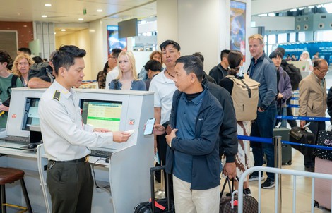 Không còn dùng bằng lái xe làm thủ tục đi máy bay