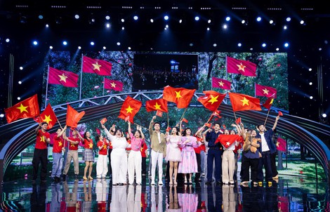 Nghệ sĩ TP HCM đồng hành cùng khí thế mới của đất nước