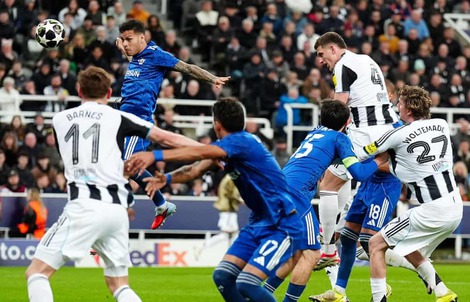 HLV Newcastle nói gì khi lần đầu vào vòng 1/8 Champions League?