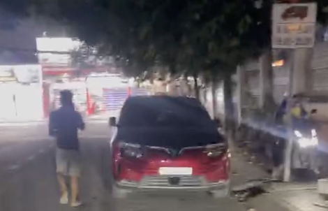 Trần tình của tài xế đỗ ô tô gây bức xúc cho người dân