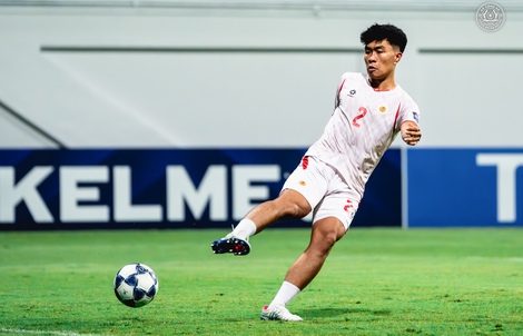 Trung vệ "thép" Phạm Lý Đức tạm chia tay CLB CAHN