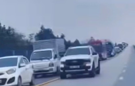 Bất ngờ danh tính tài xế bán tải đi vào làn ngược chiều, liên tục nháy đèn pha trên cao tốc