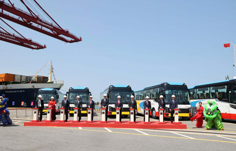 "Sếu đầu đàn" tăng tốc, dẫn nhịp tăng trưởng