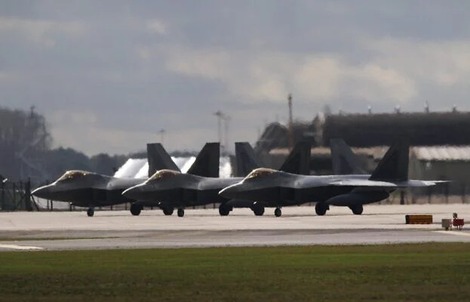Mỹ triển khai phi đội "Chim ăn thịt" F-22 tới Israel trước thềm đàm phán với Iran