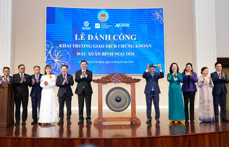 Tỷ phú Nguyễn Thị Phương Thảo tham dự Lễ đánh cồng khởi động HOSE, thị trường bật xanh