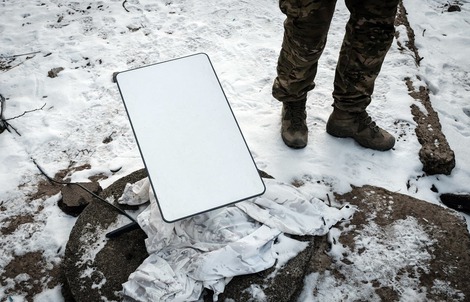 Tỉ phú Elon Musk “tắt” Starlink với Nga, Ukraine đảo chiều giao tranh