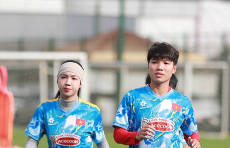 HLV Mai Đức Chung chốt danh sách dự giải châu Á của tuyển nữ Việt Nam