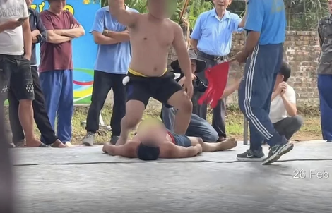Đô vật bị gãy cổ tử vong ở hội làng đầu năm