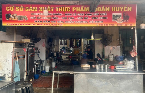 Khởi tố chủ cơ sở sản xuất giò chả chứa hàn the, thu giữ hơn 1,2 tấn