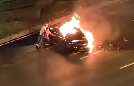 Lỗi cửa xe điện Xiaomi SU7 khiến tài xế tử vong trong đám cháy ở Trung Quốc