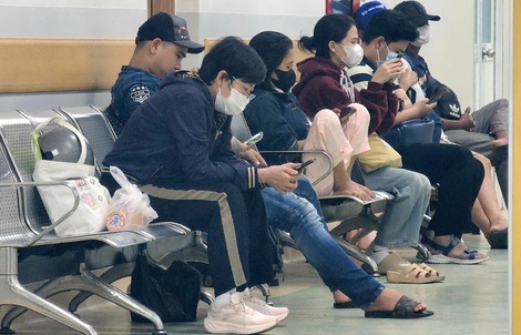 Bác sĩ gọi điện xin lỗi người bệnh về sự chậm trễ