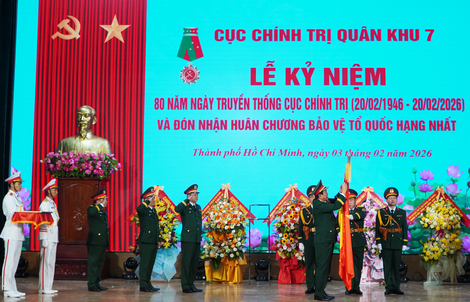 Cục Chính trị Quân khu 7 đón nhận Huân chương Bảo vệ Tổ quốc hạng Nhất