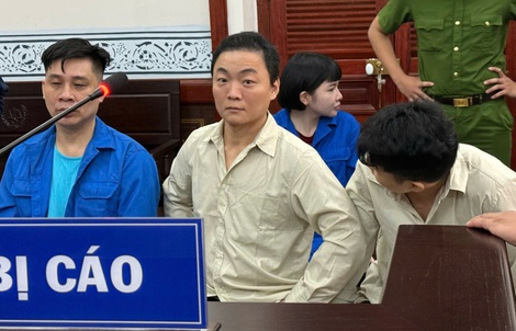 Chi nửa tỉ đồng "chạy án", nhóm du khách Hàn Quốc vào tù