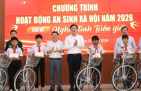 TPHCM mang mùa xuân ấm áp đến Đồng Tháp