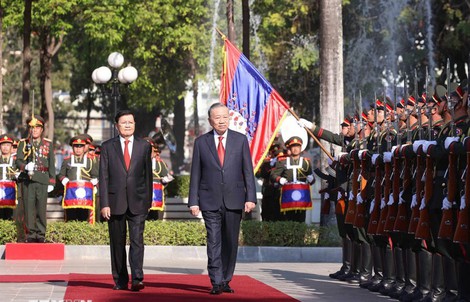 Lễ đón trọng thể Tổng Bí thư Tô Lâm tại thủ đô Vientiane của CHDCND Lào