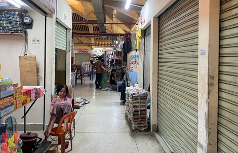 Cận Tết, chợ Bình Tây ngoài nhộn nhịp, trong đìu hiu