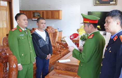 Khởi tố 3 đối tượng xông vào bãi cát, thô bạo với phụ nữ mang thai