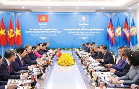 Cuộc gặp Bộ Chính trị Đảng Cộng sản Việt Nam và Ban Thường vụ Trung ương Đảng Nhân dân Campuchia