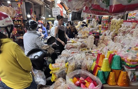 Quà quê ở chợ truyền thống bán chạy