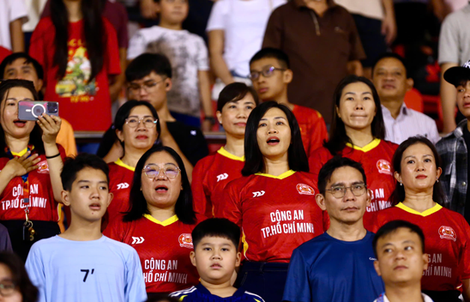 Làm khó… khán giả!