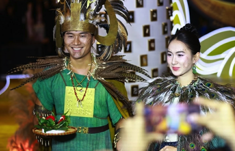 Khám phá cội nguồn con Rồng cháu Tiên trong "Huyền tình Dạ trạch"