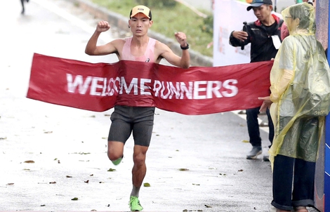 Nguyên Thanh, Hồng Lệ lập kỳ tích marathon