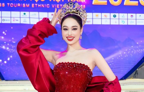 Tuổi 21 giỏi giang của Hoa hậu xứ Thanh Nguyễn Thị Mỹ Linh