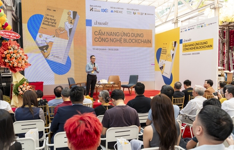 Thị trường tiền số hôm nay, 8-2: Thêm tài liệu về blockchain cho người dân trong nước