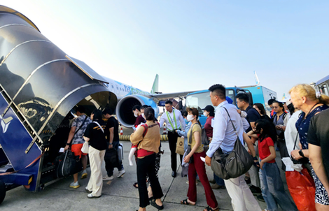 Nhộn nhịp về quê đón Tết