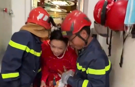 Cô dâu, chú rể ở TPHCM bị mắc kẹt thang máy, cảnh sát nhanh chóng hỗ trợ để kịp giờ đón dâu