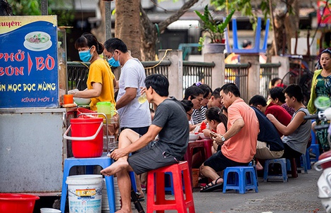 Bộ Y tế cảnh báo loạt nguy cơ từ thức ăn đường phố