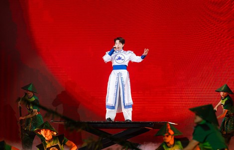 Tùng Dương, Đức Phúc khiến khán giả xúc động tại "Xuân quê hương"