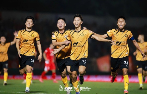 Bất ngờ vòng 13 V-League: Khi “kẻ yếu” lên tiếng