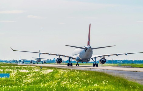Nhiều chuyến bay Trung Đông bị ảnh hưởng, 3 máy bay mắc kẹt tại Nội Bài