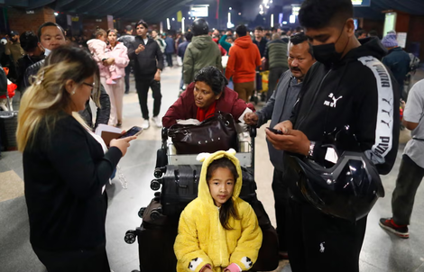 Hàng trăm ngàn hành khách mắc kẹt, hơn 1.000 chuyến bay bị hủy ở Trung Đông