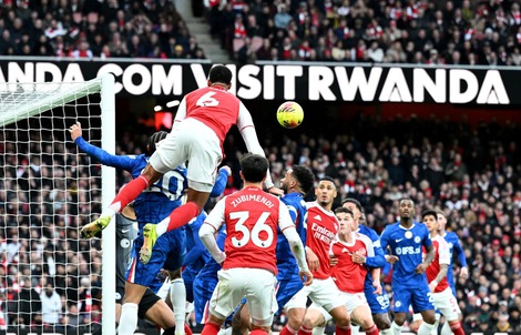 Thẻ đỏ, bóng chết và sai lầm chiến thuật khiến Chelsea trả giá