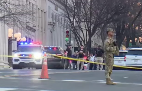 Xe lao vào hàng rào an ninh gần Nhà Trắng, tài xế bị bắt giữ