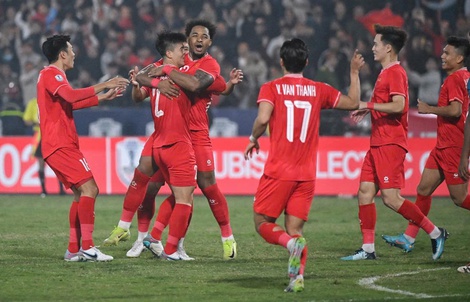 Tuyển Việt Nam làm mới lực lượng